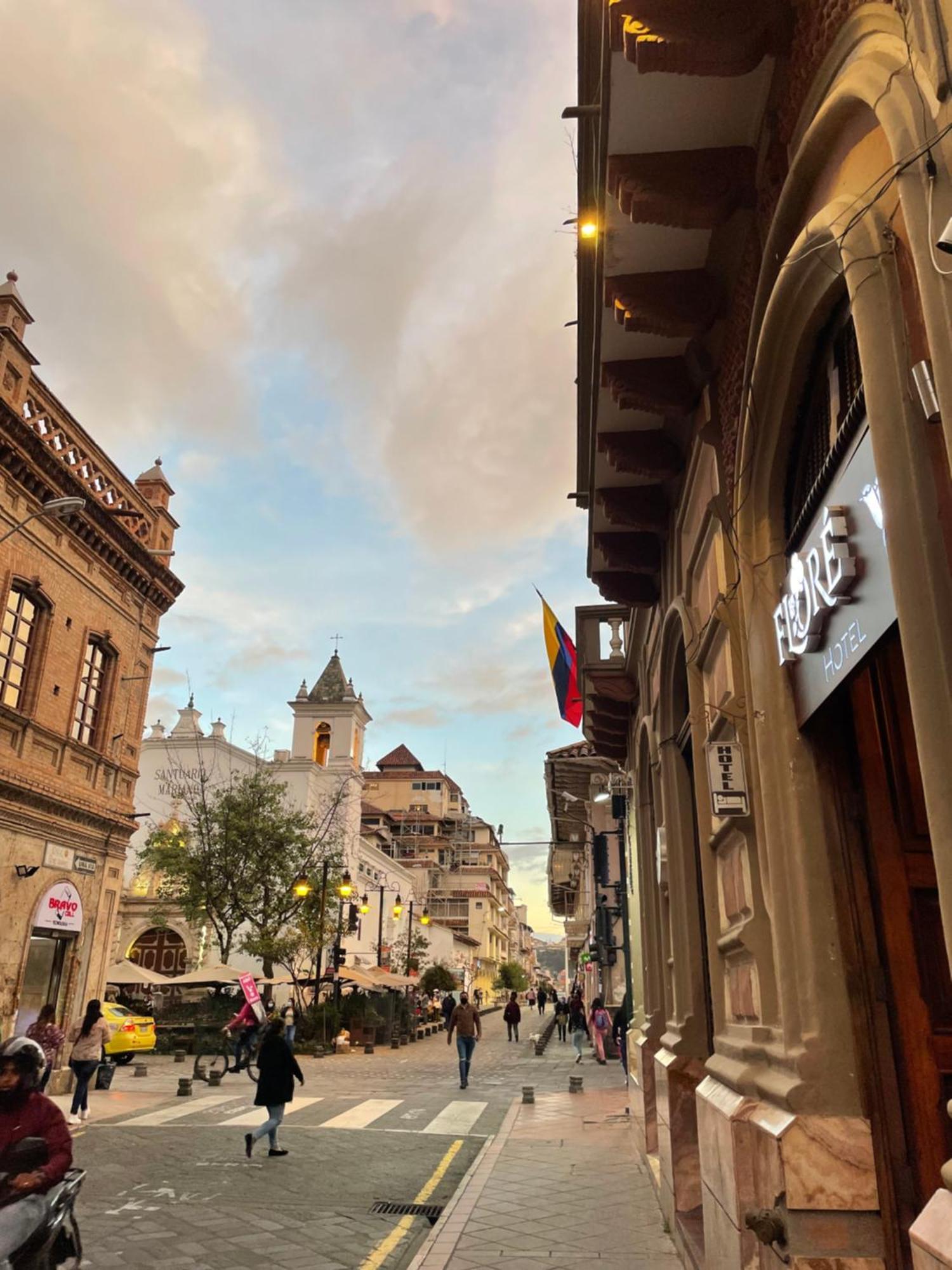 Flore Hotel Boutique Cuenca Exterior photo