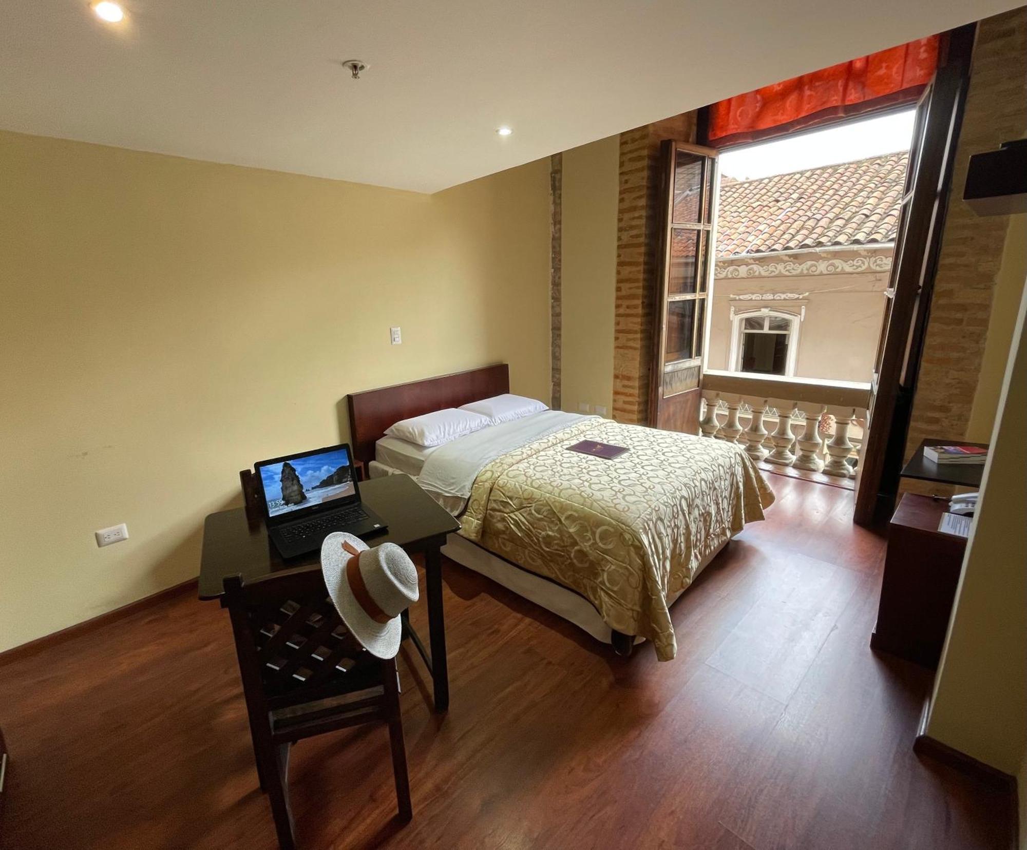 Flore Hotel Boutique Cuenca Exterior photo